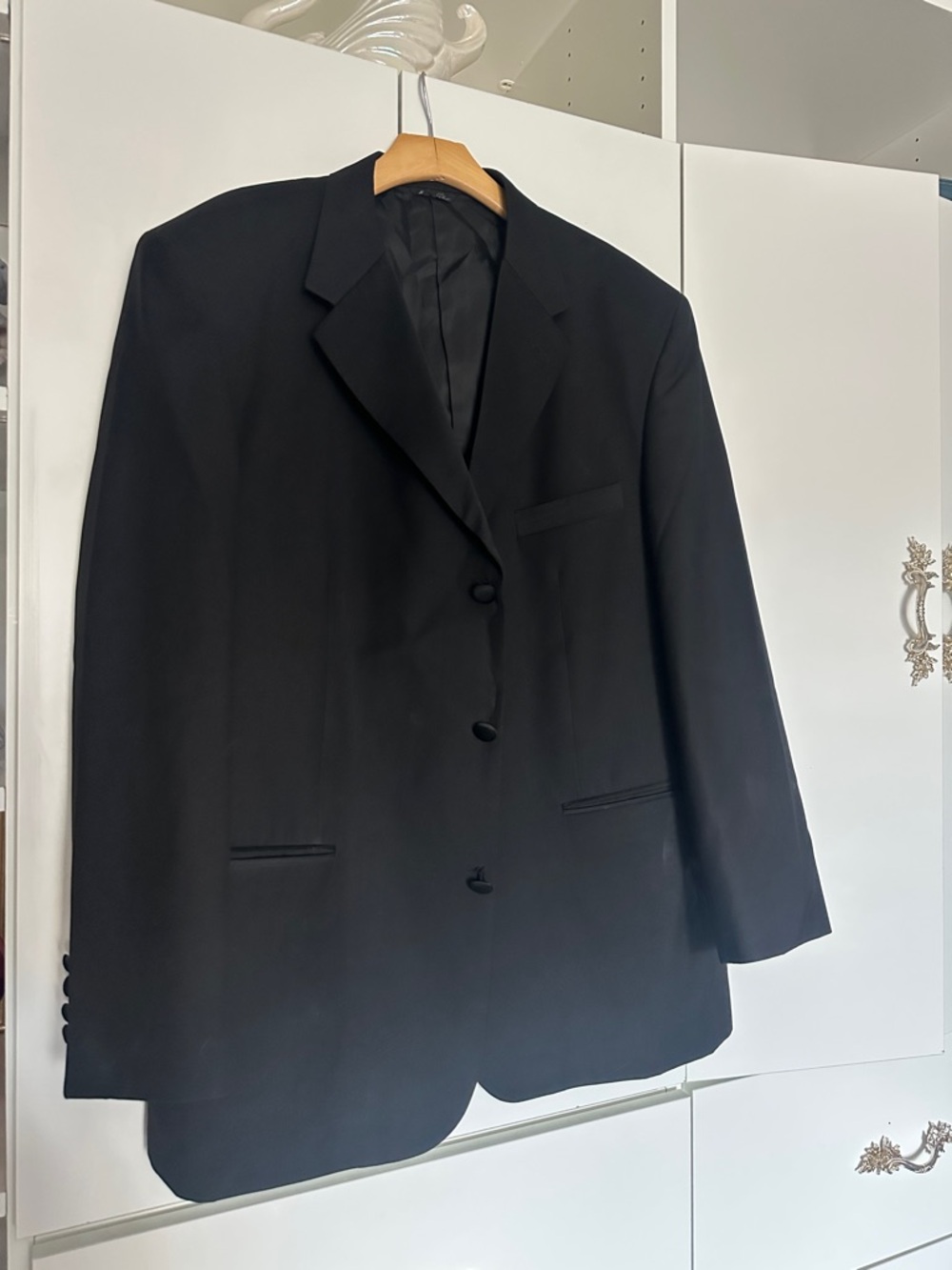 Classic Men's Black Blazer - Timeless Tailored Jacket